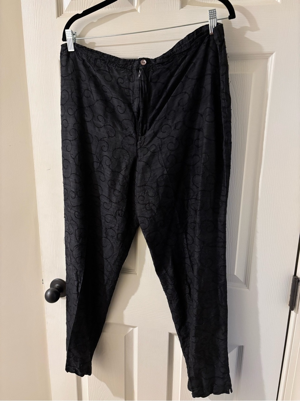 Chico's Black Textured Ankle Pants Size 3